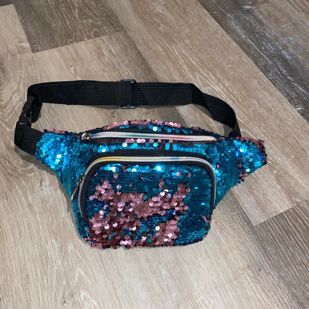Multi-Color sequin Fanny Pack - Picture 1 of 3